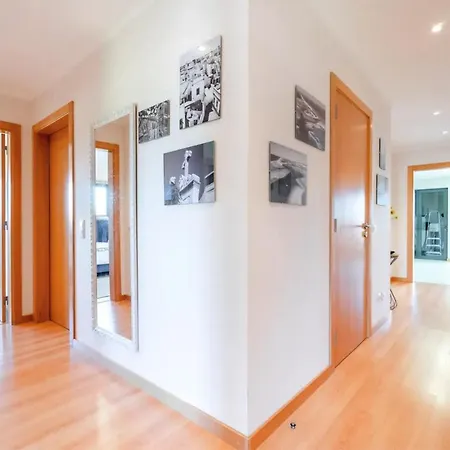 Oceanview Luxury Stunning Views And Pool Apartment