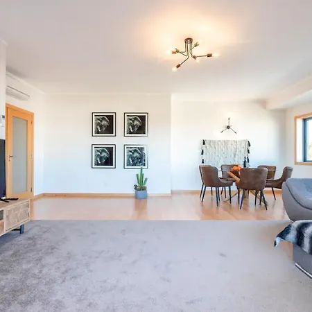 Oceanview Luxury Stunning Views And Pool Apartament *